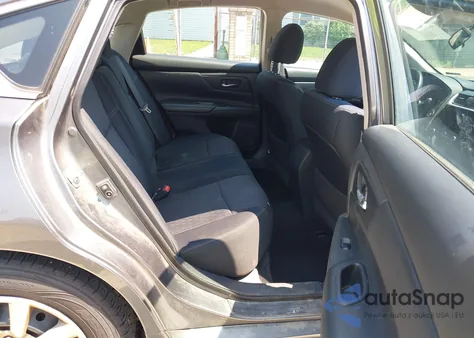 2017 Nissan Altima 2.5/2.5 S/2.5 Sl/2.5 Sr/2.5 Sv из США, поврежденный, VIN 1N4AL3AP2HC284580